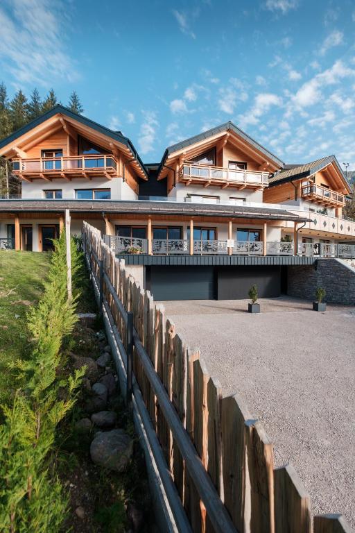 La Dila Dolomiti Mountain Lodge - 4