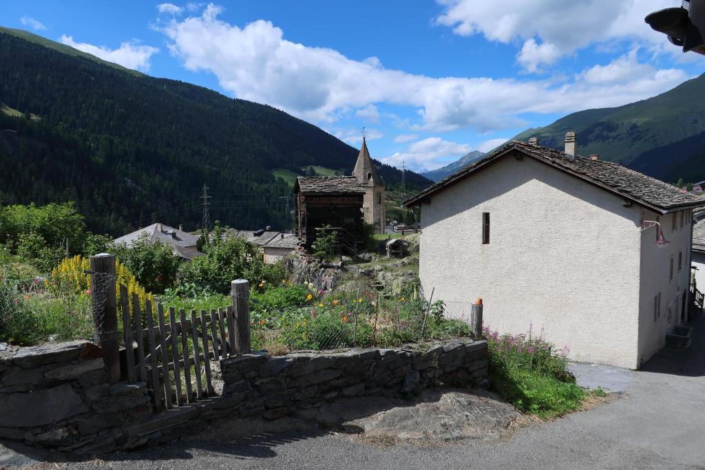 Bourg-saint-Pierre : le cachet d'antan - 5