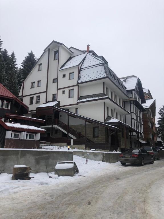 Ski House - 2