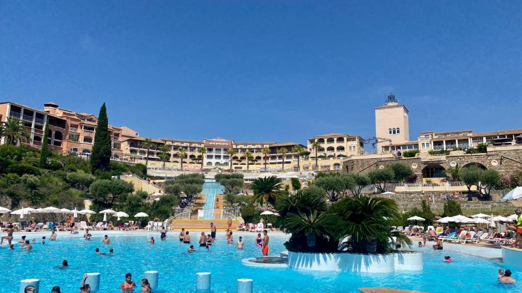 CAP ESTEREL Allée des Fleurs - Appartement CLIMATISE 5 personnes vue mer - 2