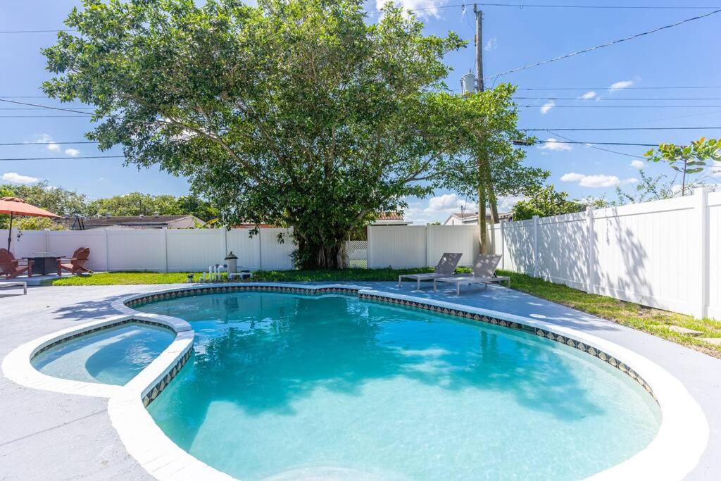 Oasis 3BR Home with Private Pool and nice Backyard photo