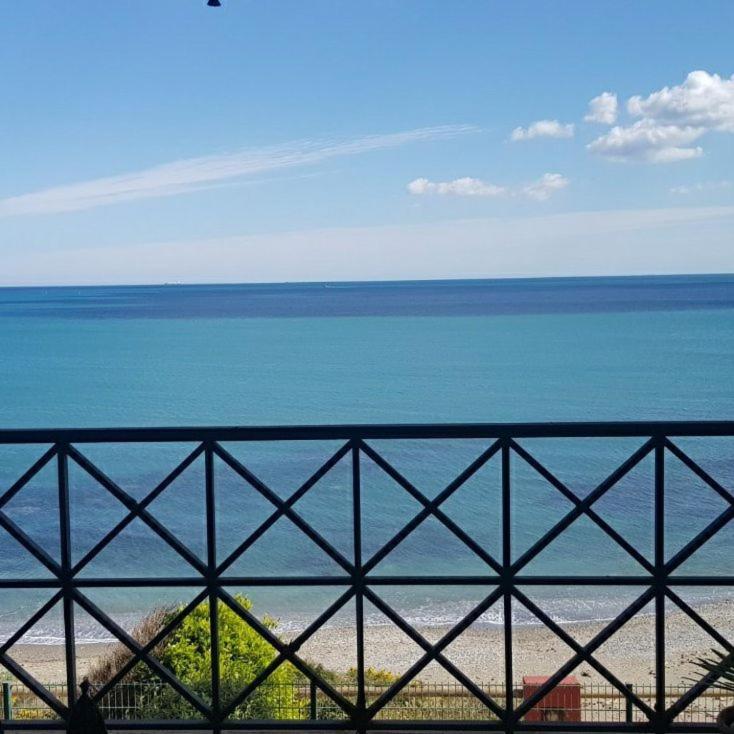 Frontline Beach Apartment, La Perla de la Bahia, Bahia de Casares - Estepona - 4