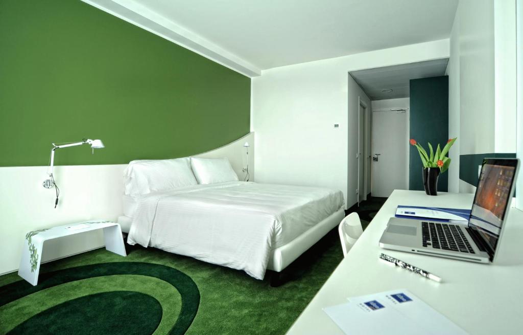 Idea Hotel Milano Malpensa Airport Ferno book your hotel with ViaMichelin