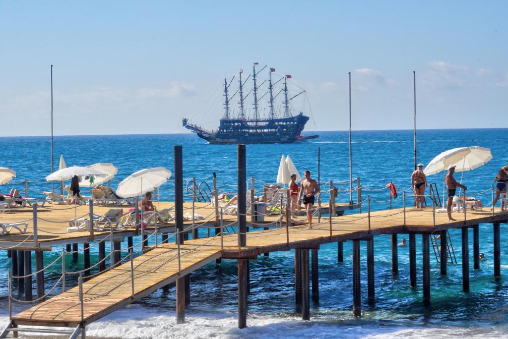Blue Fish Hotel All Inclusive — Beach in Konakli