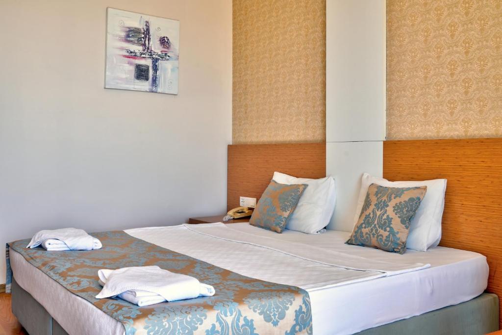 Blue Fish Hotel All Inclusive — Hotel rooms in Konakli