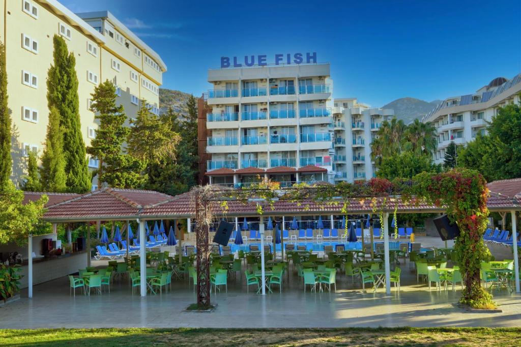 Blue Fish Hotel All Inclusive — Hotel building in Konakli