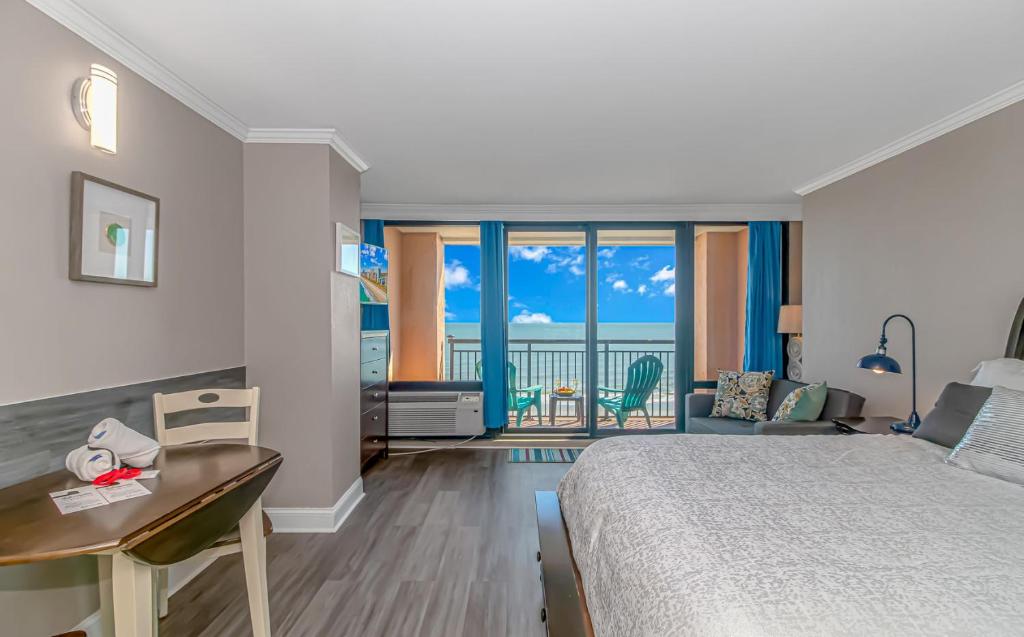 Immaculate Oceanfront Queen Suite With Updates! - Caravelle Resort 619 - Sleeps 2-3 Guests!, Myrtle Beach