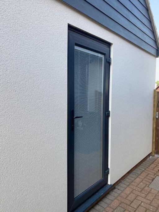 Modern Spacious Annex -Ground Floor, Brightlingsea