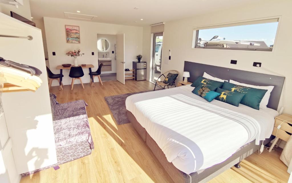 37 Galaxy C studio, Lake Tekapo