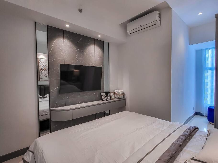 Apartemen 53 m² dengan 2 kamar tidur dan 1 kamar mandi pribadi di Dukuh Pakis (Brand New - Luxury Modern Minimalist Design - 2BR)