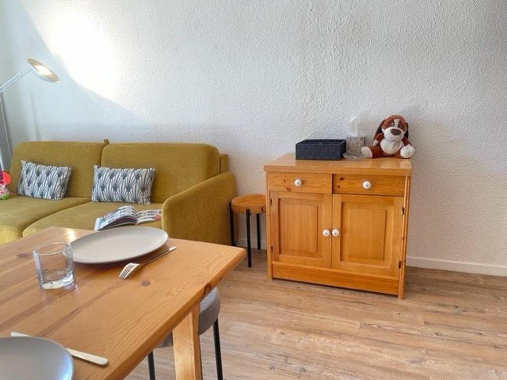 Studio cabine, 4 pers, Risoul, proche commerces, Cuisine équipée, Balcon, Animaux acceptés - 2