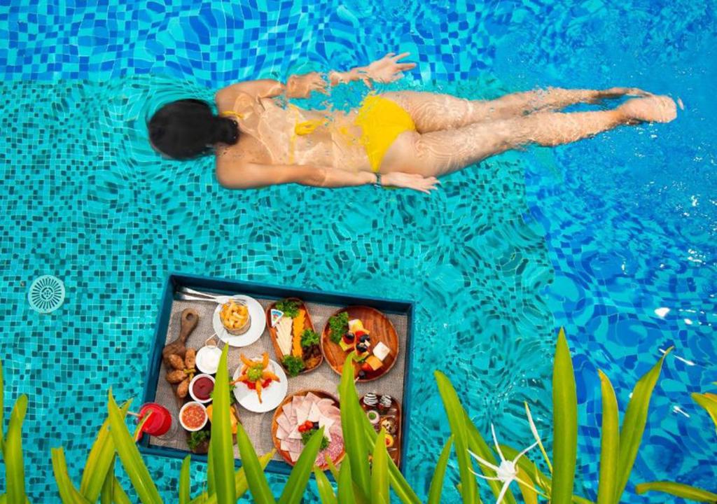 スイミングプール