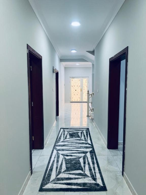 A private villa with a courtyard, and next to it a private room with a car park separate from the vi photo