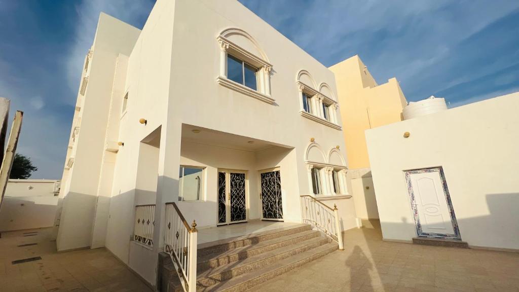 A private villa with a courtyard, and next to it a private room with a car park separate from the vi photo