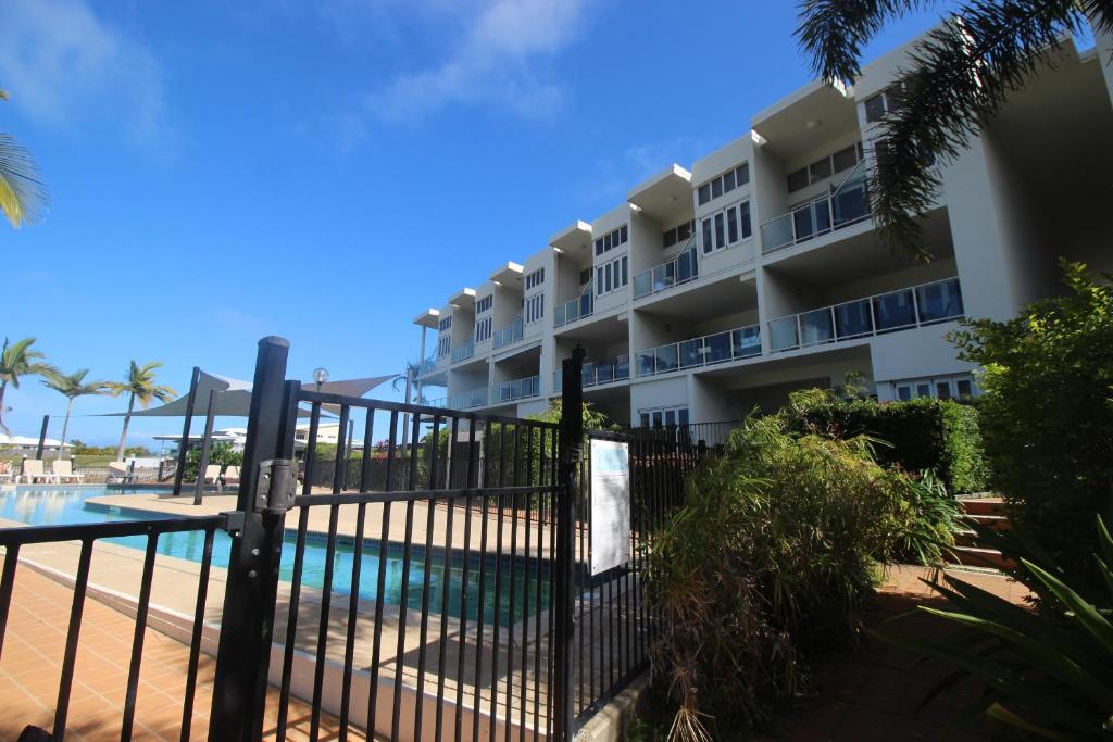 Unit 12 Beachside Apartments, The Cove, Nelly Bay, Australia reviews