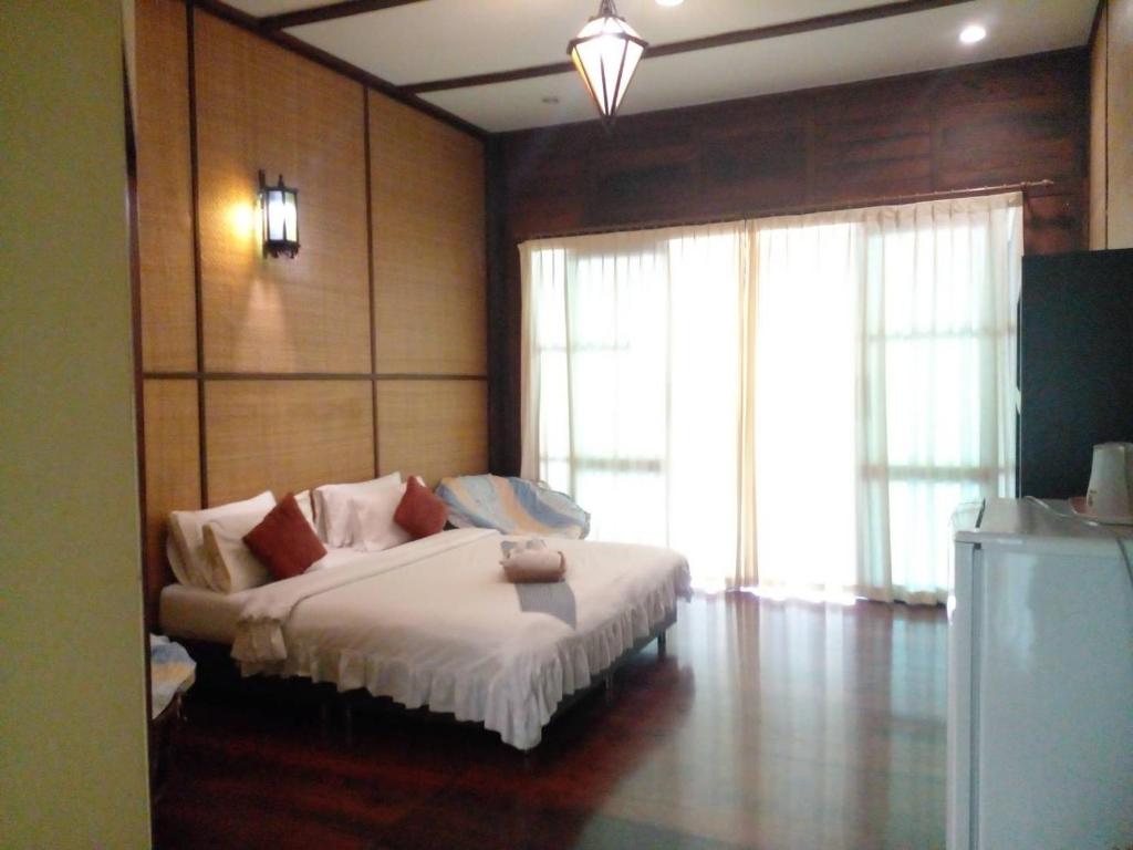 BaanSuanLeelawadee Resort Amphawa