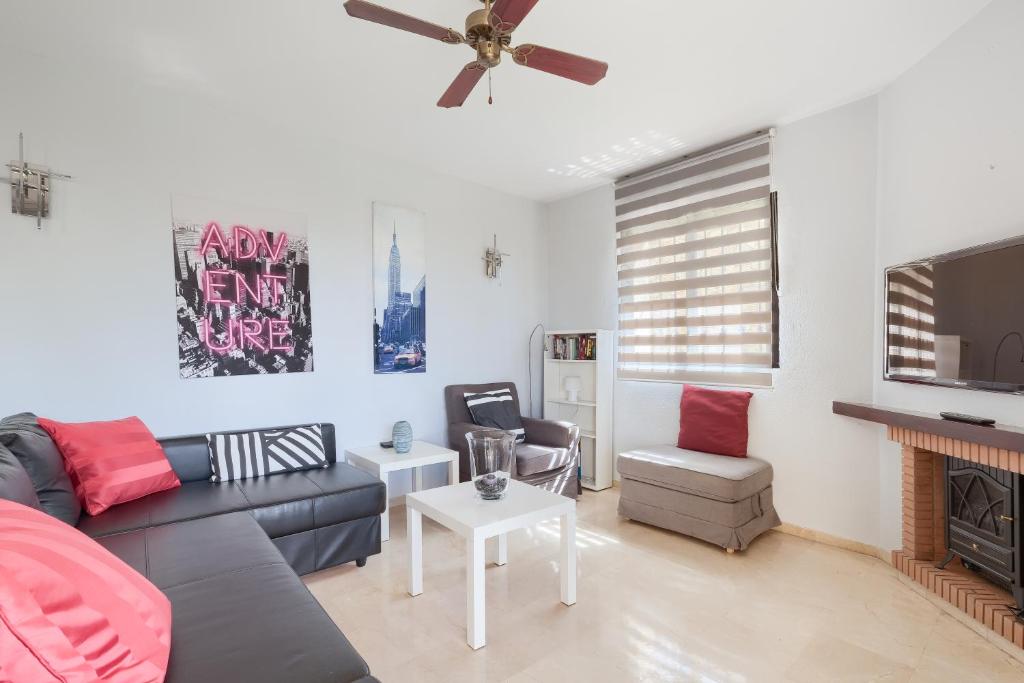 Beautiful Torreoceano 92, pool, beach Access - 4