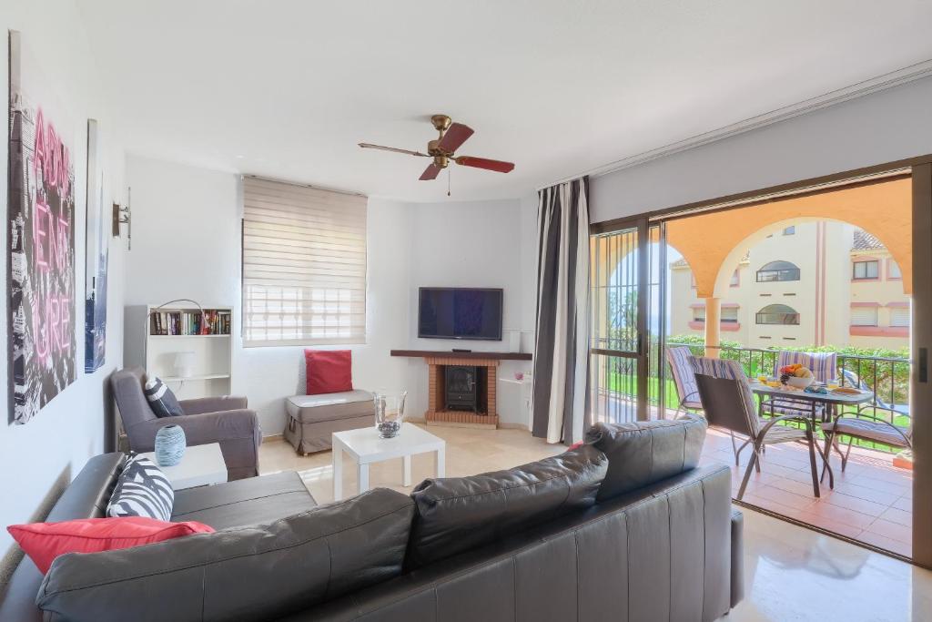Beautiful Torreoceano 92, pool, beach Access - 2