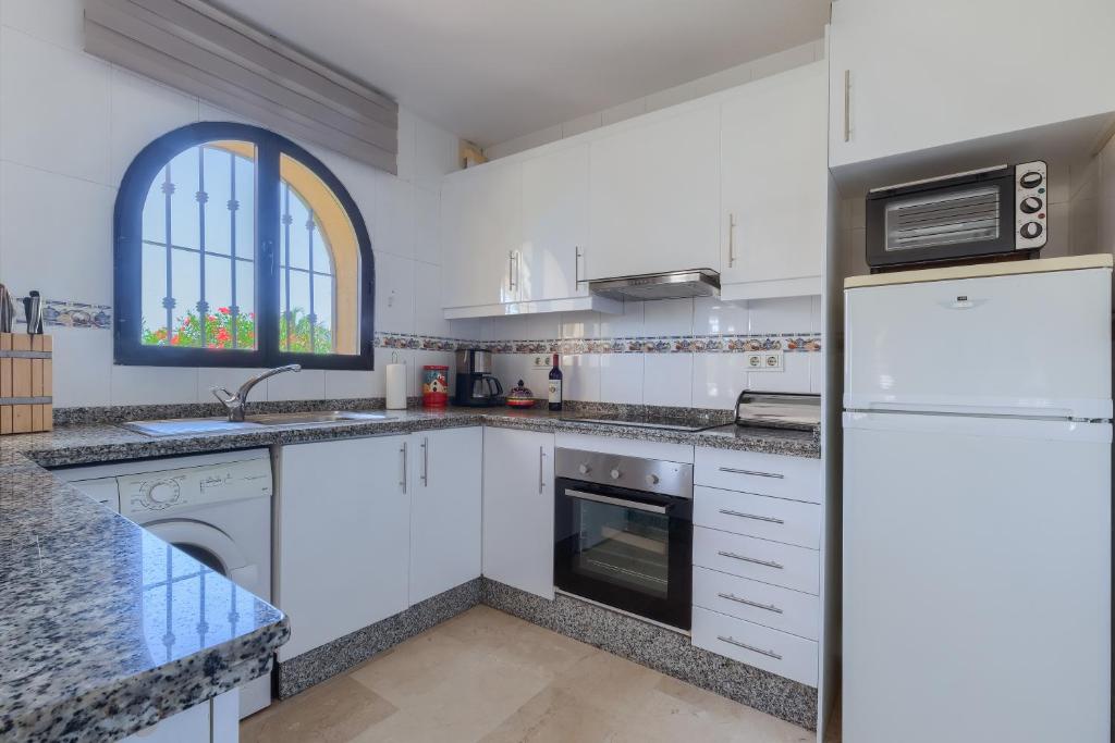 Beautiful Torreoceano 92, pool, beach Access - 5