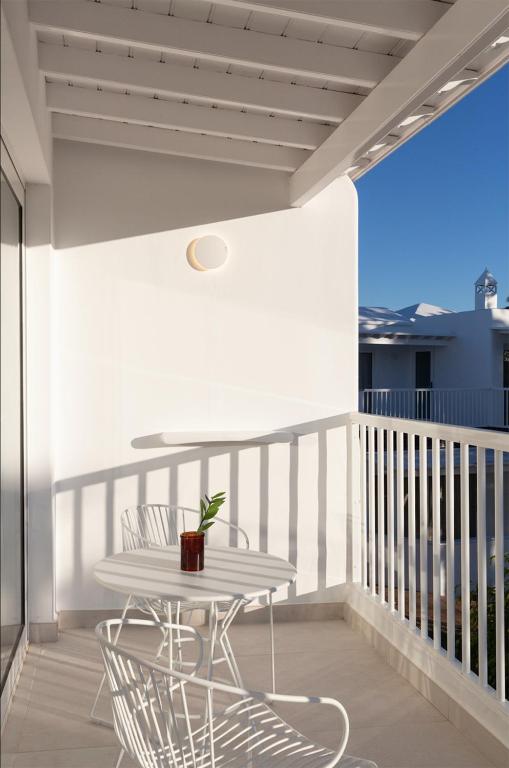 Barcarola Club — Hotel rooms in Puerto del Carmen, Canary Islands