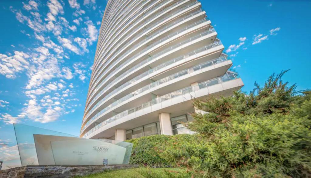 Apartamento exclusivo season tower — Hotel in Punta Del Este