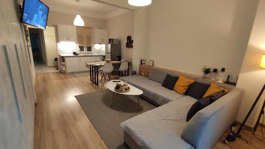 The PM - in the heart of Thessaloniki, Soluň