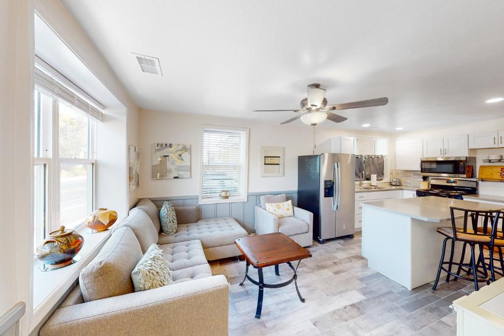 The Good Life, Flagstaff