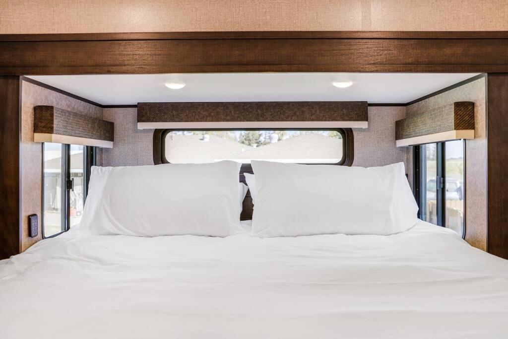 Luxurious RV Getaway Near Wineries - Casino