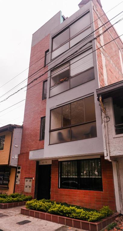 Local Gem wtih terrace, Near Provenza - 3