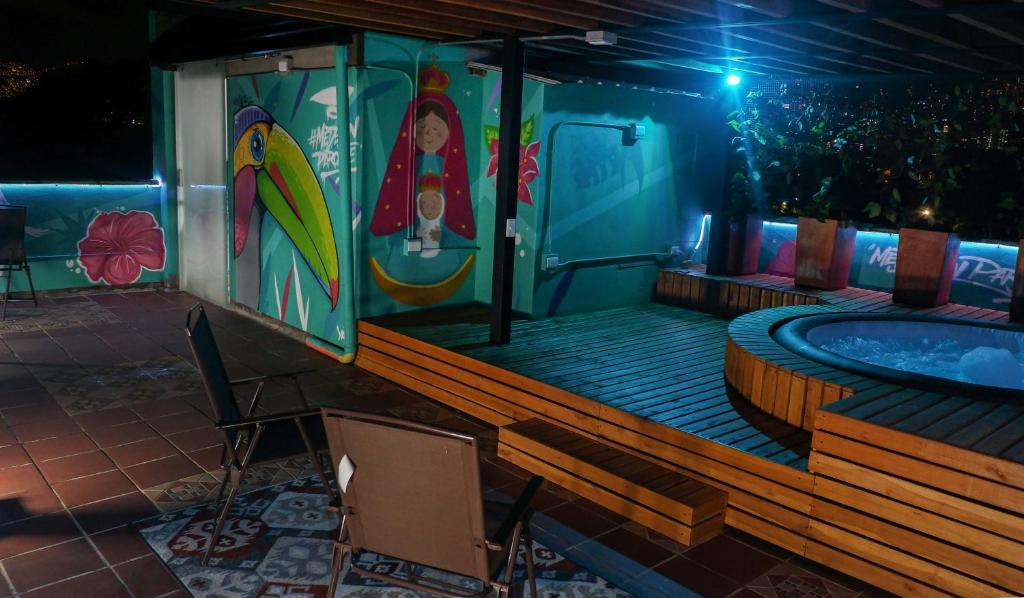 Local Gem wtih terrace, Near Provenza - 5