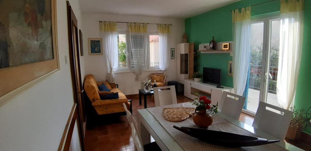 Holiday home Jaroje- 80m from beach photo