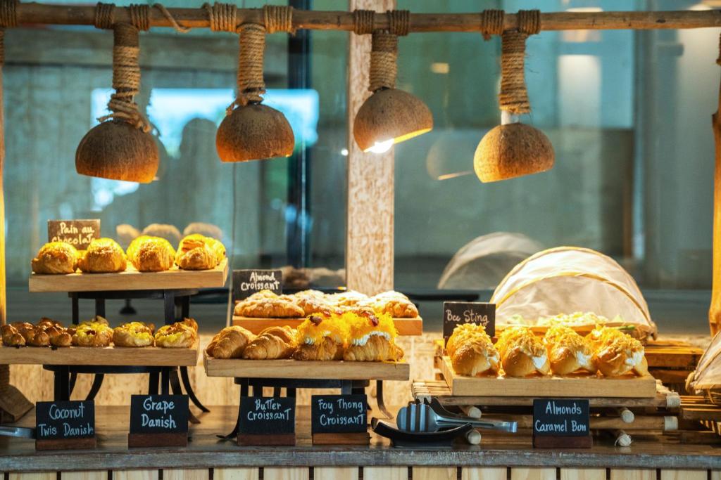 Food and beverages, Wyndham Hua Hin Pranburi Resort & Villas in Hua Hin / Cha-am