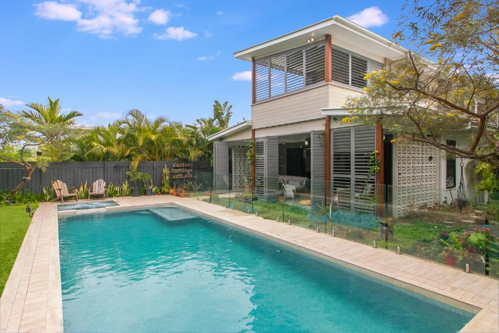 Live the Casuarina Way - Beachside 4BR by uHoliday, Casuarina