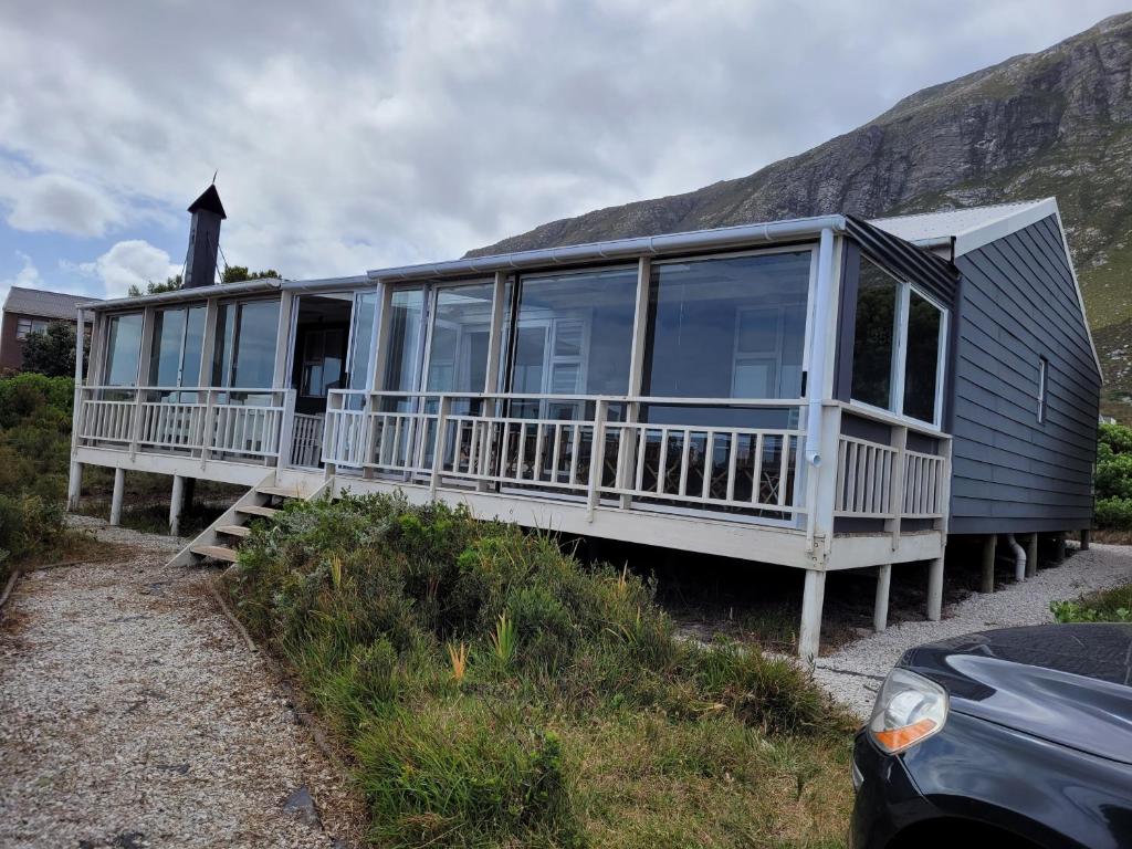 Cottage Amnesia, Bettyʼs Bay