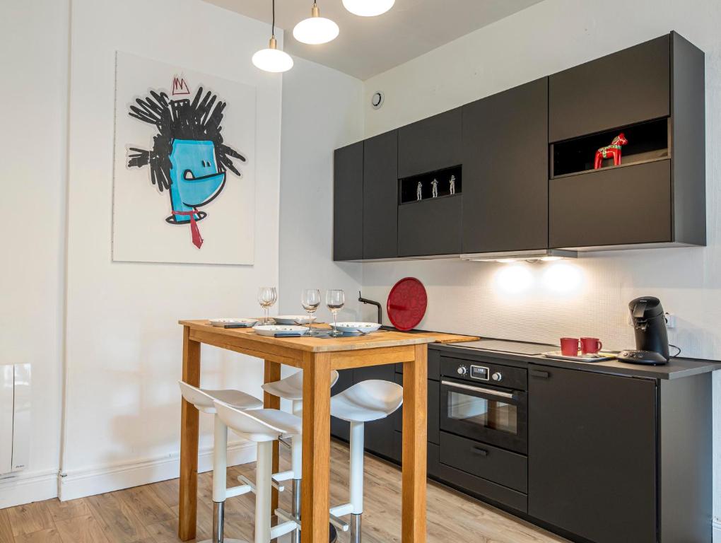 Wonderhost, coeur de ville, magnifique appartement avec parking - 2