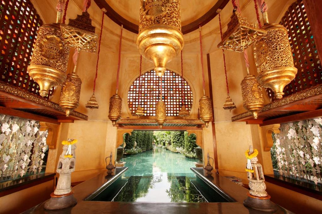 สระว่ายน้ำ