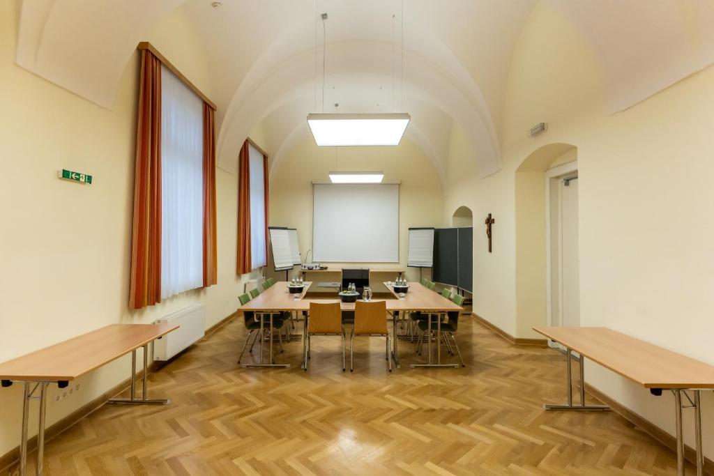 Üzleti központ