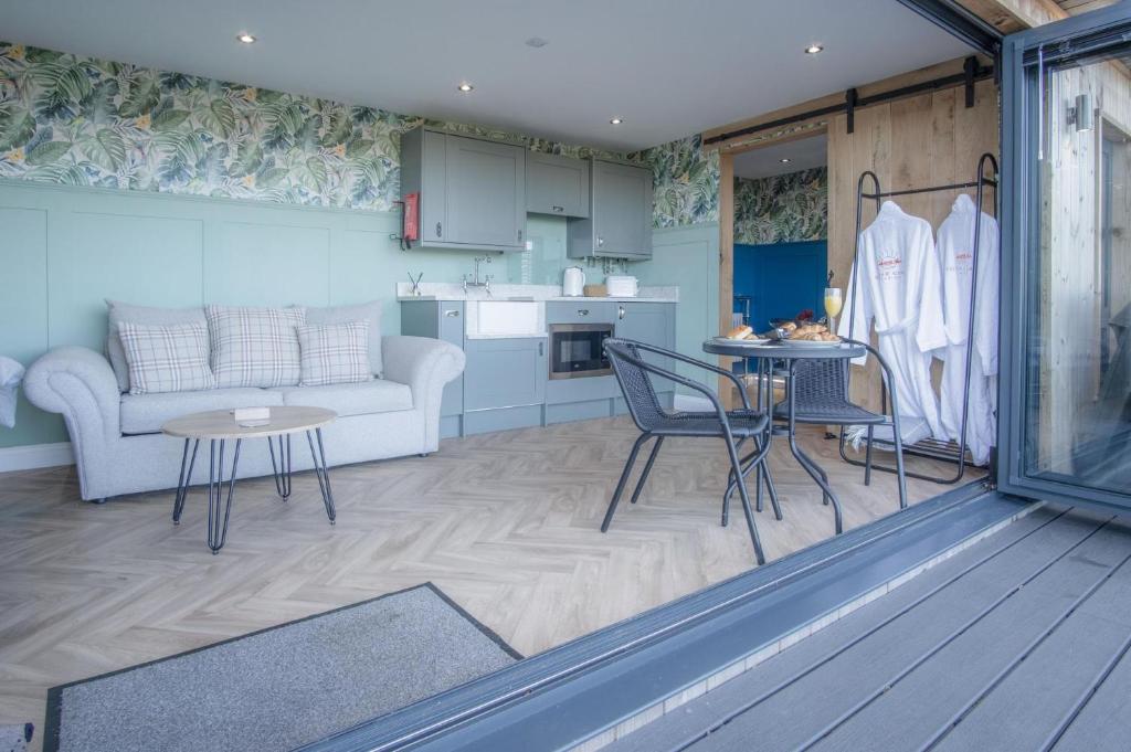 The Caswell Bay Hide Out - 1 Bed Cabin - Landimore