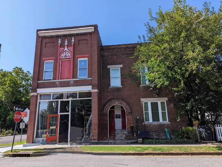 Corner Stays
