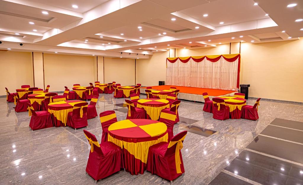 Hotel SRM Grandeurs photo