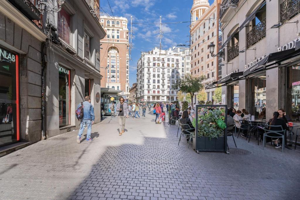 Gran Via Experience photo