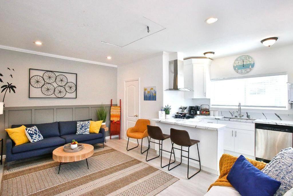 King Garden Suite - 10 mins to Beach and LAX