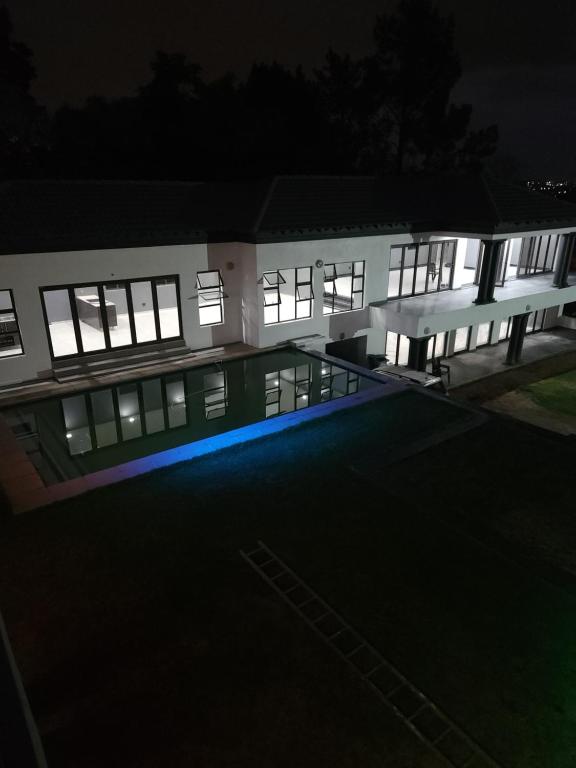 Bryanston Drive Elegant Guesthouse & Boardroom Facilities photo