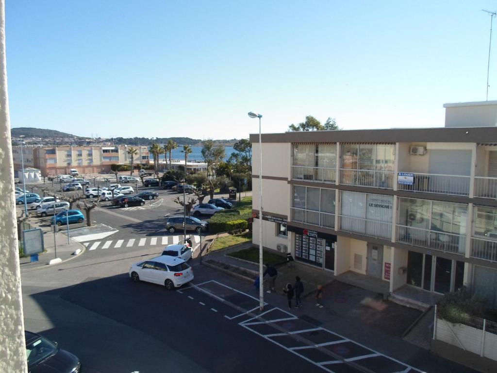 Appartement à Balaruc-les-Bains proche étang et thermes avec loggia et animaux admis - FR-1-503-89 - 3