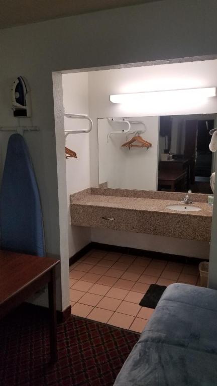 OSU King Bed Hotel Room 110 Booking photo