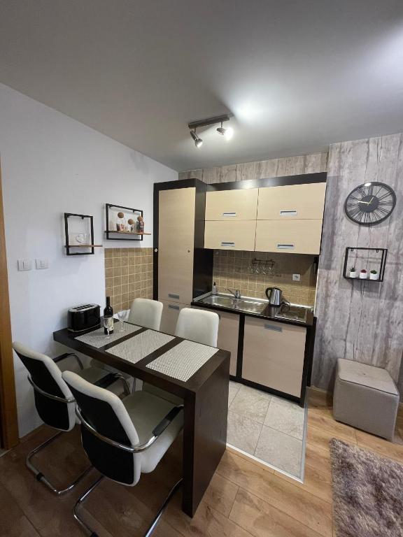 NEW!!! 4 stars apartment!!! - 5