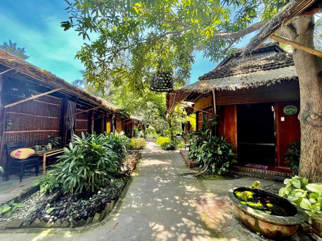 Under The Coconut Tree Hoi An Homestay