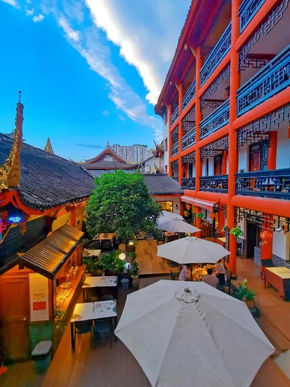 文君楼庭院·美食酒店（成都宽窄巷子店），位于成都的酒店