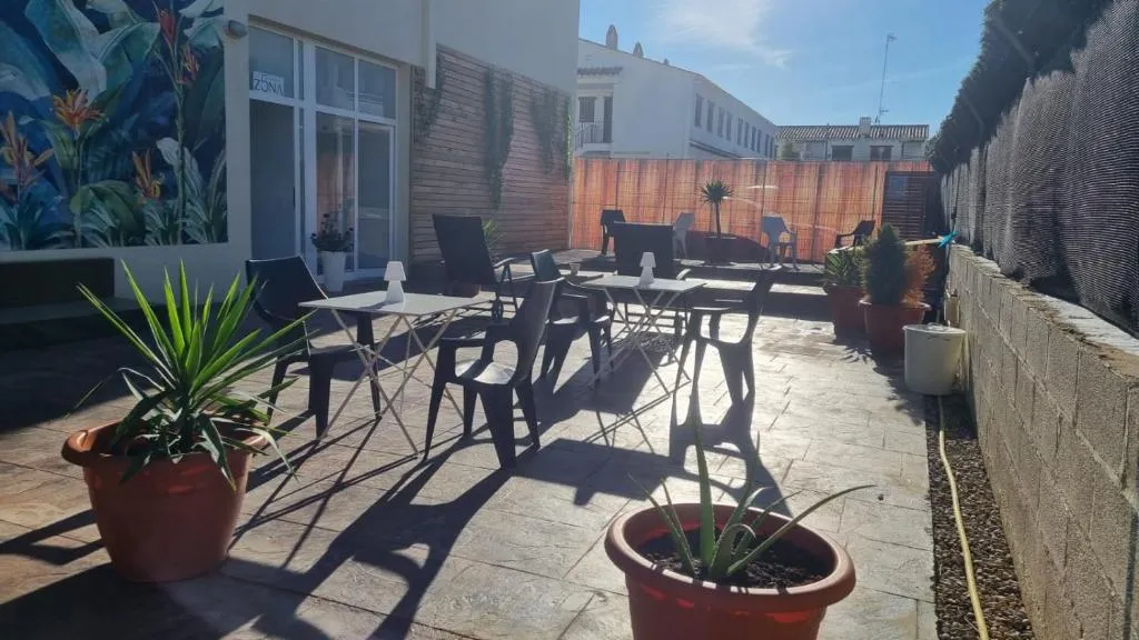 Zona5 Apartamentos Turísticos, hotel in El Vendrell