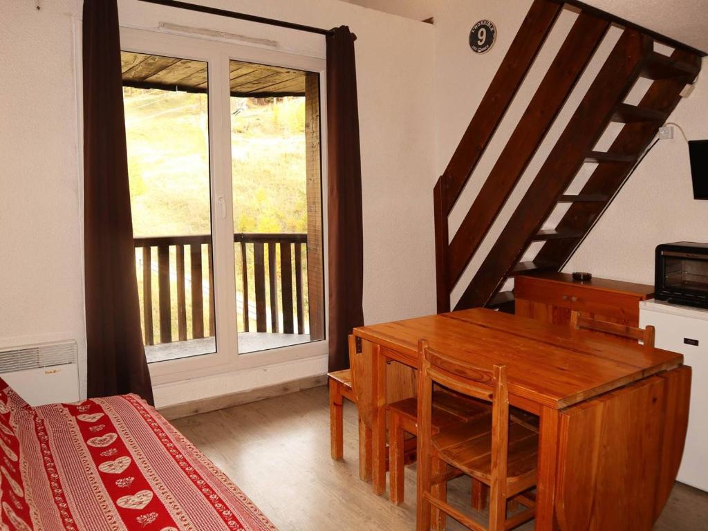 Studio 6 personnes accès direct pistes, balcon, proche télésiège et commerces - FR-1-322-226 - 1